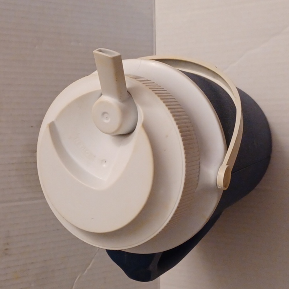 4/$40 Large Water/Liquid Cooler With 2 Handles & Spout - Picture 3 of 8